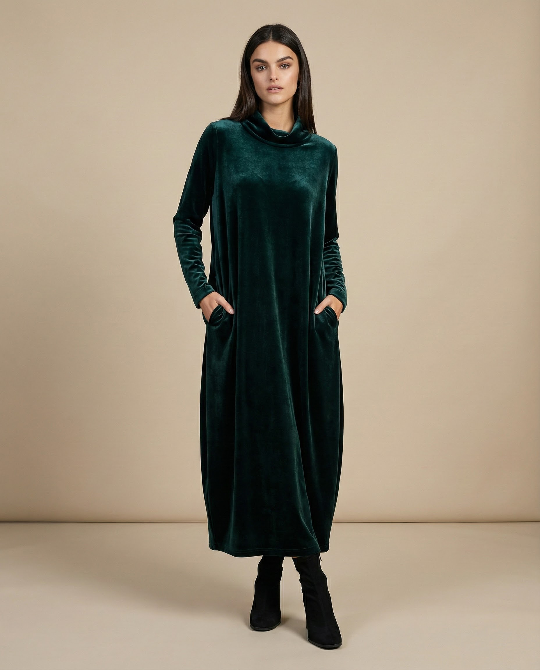 Éloura - Velvet Elegant Maxi Dress