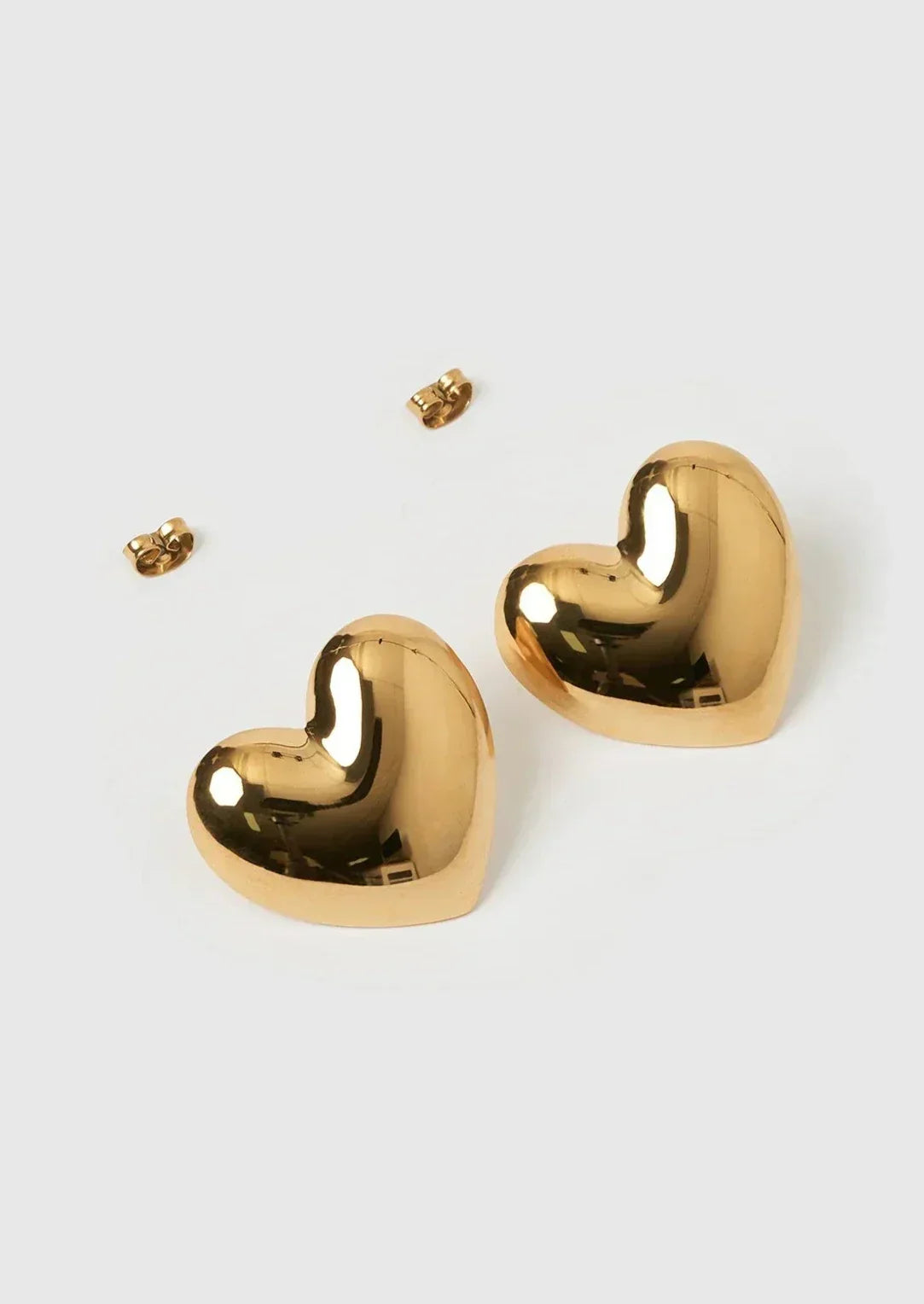 Nina | Heart-Shaped Studs